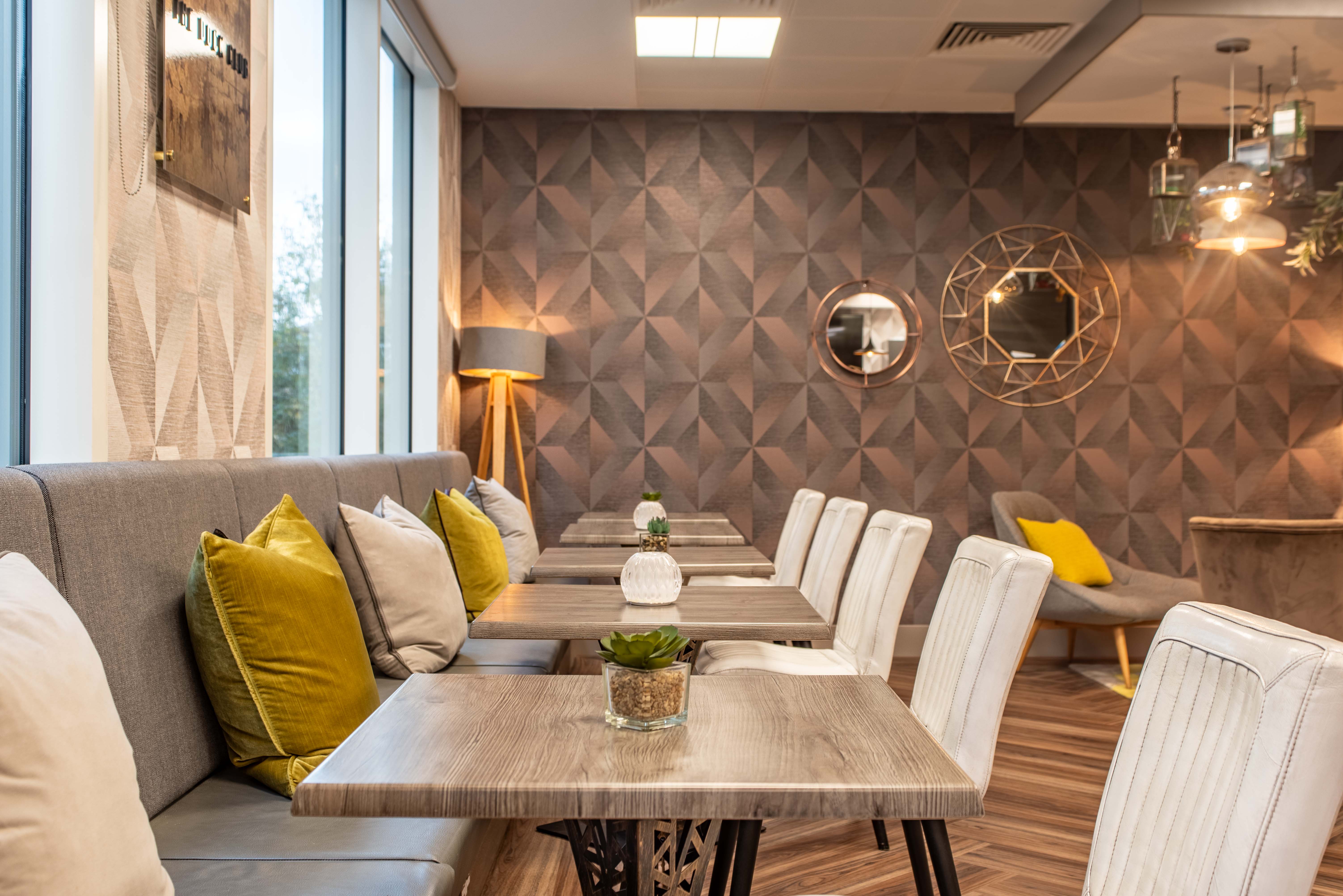 Ealing Cross gallery image